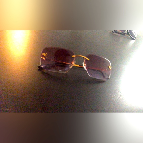 Exclusive frameless glasses with 18K Gold sides - Picture 1 of 3